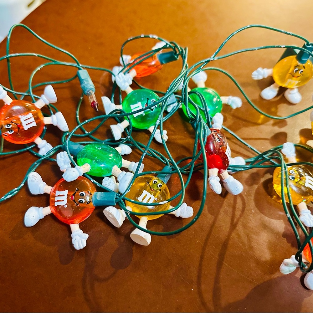 M&M'S Colorful Character String Lights - Picture 5 of 5